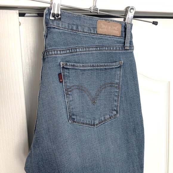 Levi's Bootcut Size 6 Jeans Light Blue GUC - Picture 2 of 5